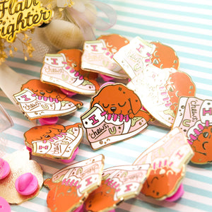 "I Chews U" Golden Retriever Shoe Enamel Pin Brooches & Lapel Pins Flair Fighter