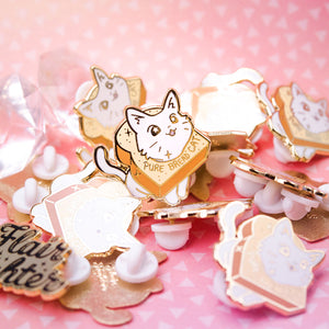 Pure Bread Cat (Munchkin Cat) Enamel Pin Brooches & Lapel Pins Flair Fighter