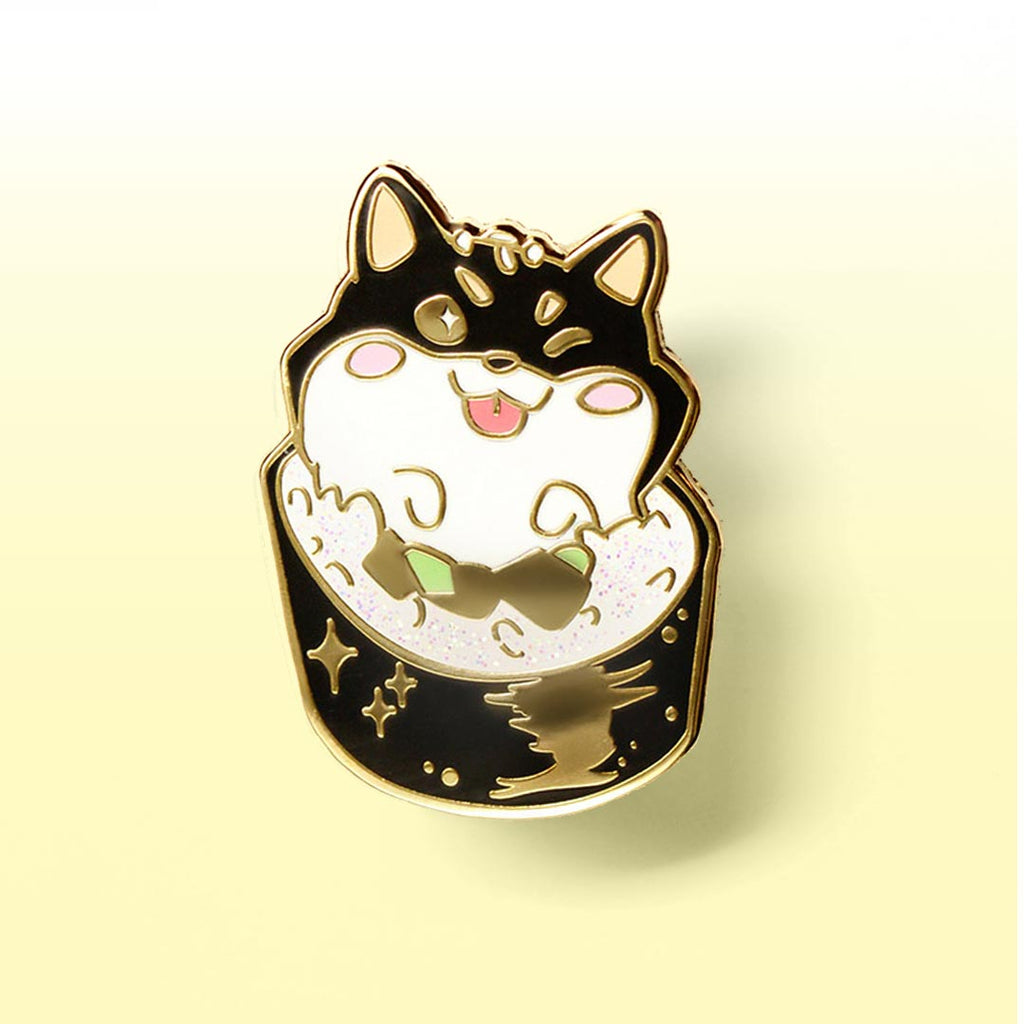 https://flairfighter.com/cdn/shop/products/maki-sushi-roll-shiba-inu-dog-puppy-black-sesame-tan-cute-gold-metal-enamel-lapel-pin-yellow-01-gradient_1024x1024.jpg?v=1624338102